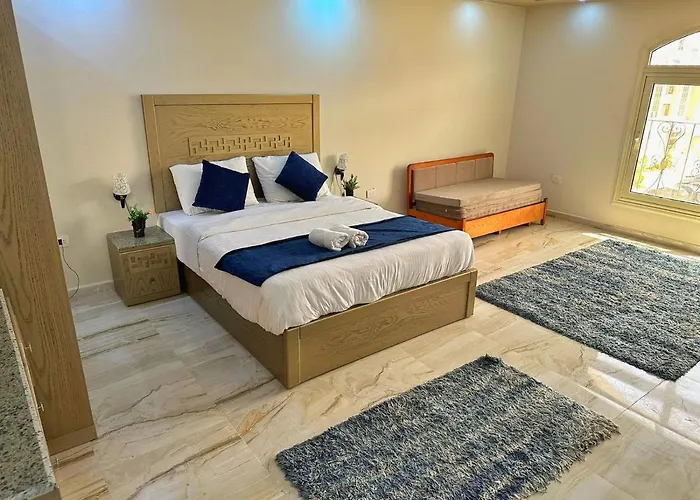 Moon Suites Szálloda 4*