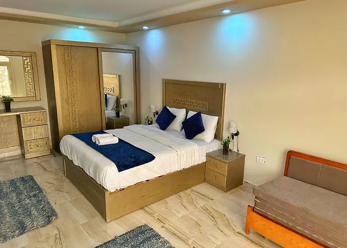 Moon Suites 4*