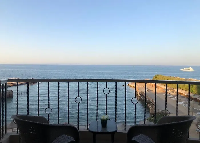 Moon Suites 4*